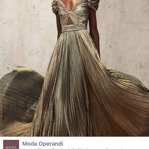 Meet your Posher, Demetra